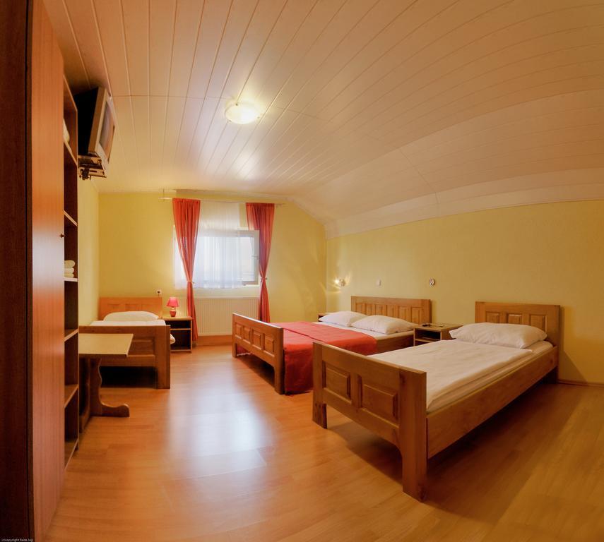 Ranch Terra Hotel Irinovac Ruang foto